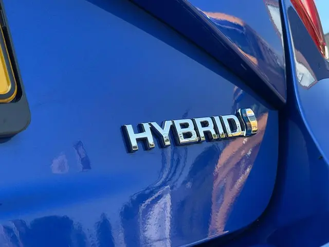 Toyota Yaris 1.5 Hybrid Bi-Tone 2017 Hybride Benzine 12