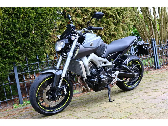 Yamaha MT 09 2