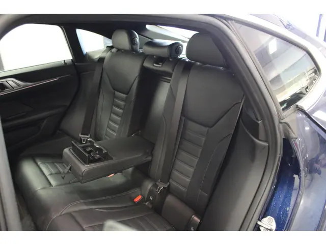 BMW i4 eDrive40 High Executive 84 kWh 2022 Elektrisch 14