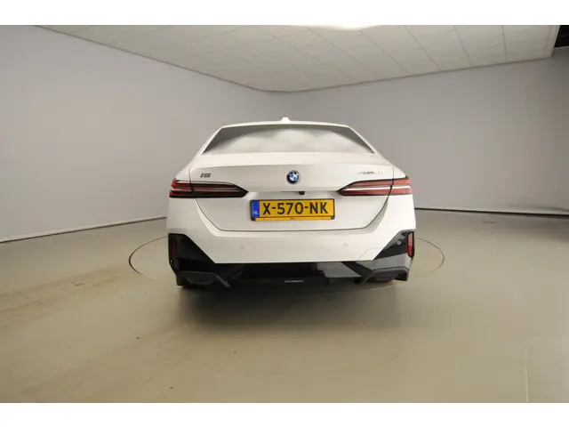 BMW i5 Sedan eDrive40 2024 Elektrisch 3