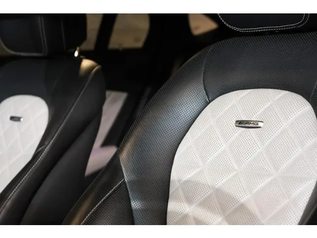 Mercedes-Benz GLC AMG 63 S 4MATIC+ 2019 Benzine 35
