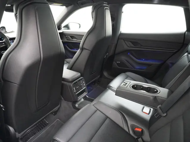 Porsche Taycan Sport Turismo 83 kWh 2022 Elektrisch 22