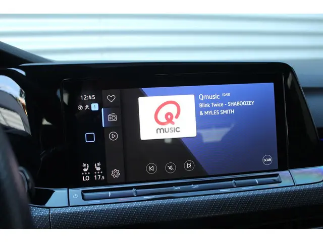 Volkswagen Golf 2.0 TSI R 4Motion 2021 Benzine 14