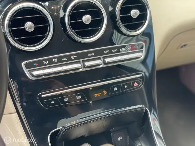 Mercedes-Benz GLC 200 Premium 2019 Benzine 18