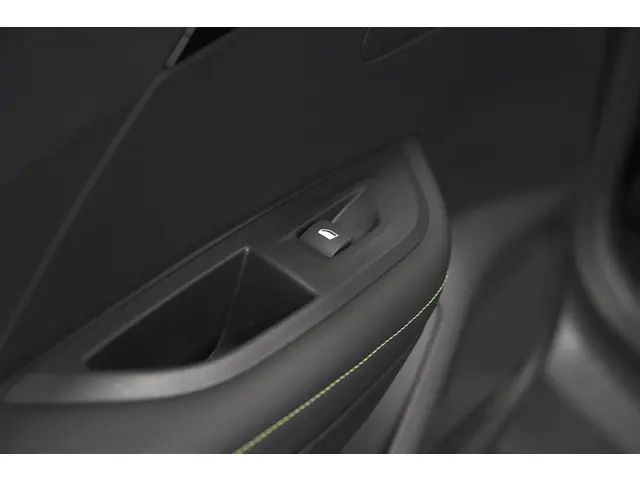 Peugeot e-2008 EV GT 50 kWh 2025 Elektrisch 30