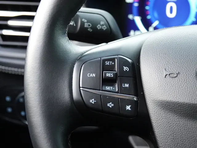 Ford Focus Wagon 1.5 EcoBoost AUT. Vignale 2020 Benzine 29