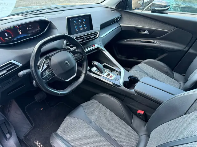 Peugeot 3008 1.6 PureTech GT Line 2019 Benzine 19