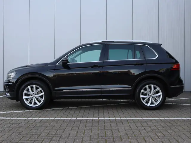 Volkswagen Tiguan 2.0 TSI 4Motion Highline 2017 Benzine 21