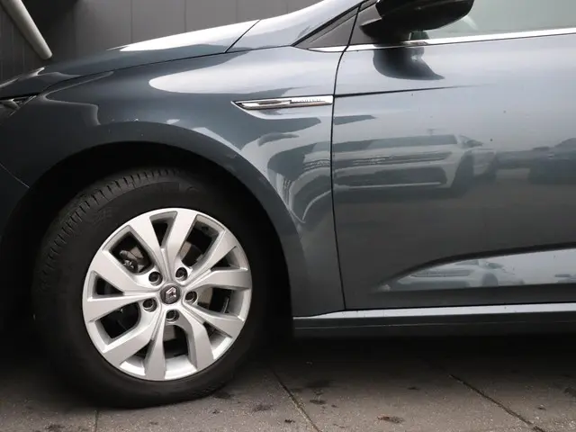 Renault Mégane Estate 1.3 TCe Limited 2019 Benzine 15