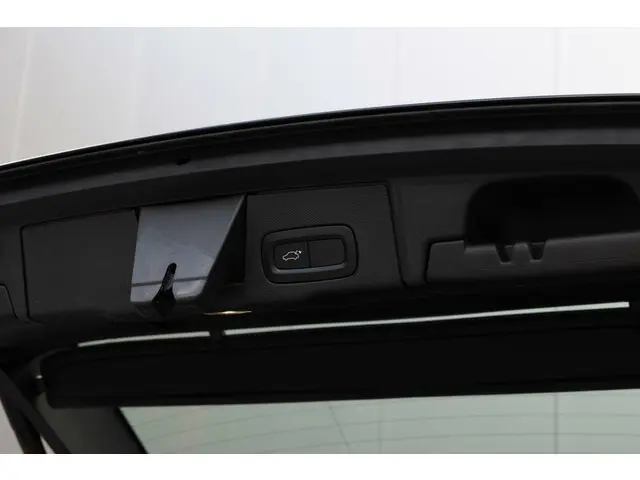 Volvo XC60 2.0 T5 Inscription Panorama|Leder| 2018 Benzine 34