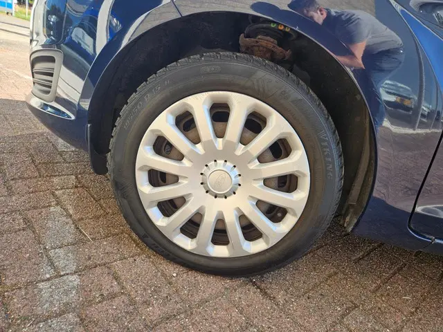 Ford Fiesta 1.0 80pk *NAP*Airco* Rijklaar 2013 Benzine 13