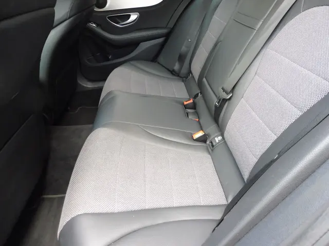 Mercedes-Benz C-Klasse Estate 180 Prestige 2015 Benzine 24