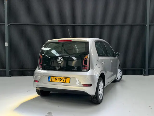Volkswagen up! 1.0 BMT up! Parkeersensoren 2017 Benzine 12