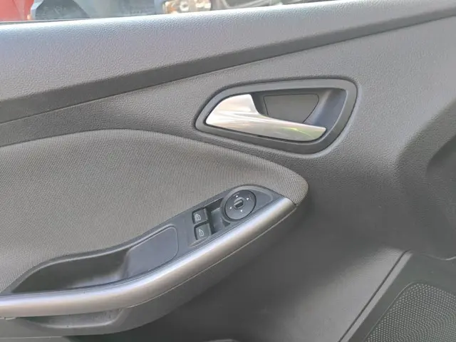 Ford Focus Wagon 1.0 EcoBoost Trend 2013 Benzine 13