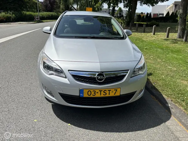 Opel Astra Sports Tourer 1.4 Turbo Sport 2012 Benzine 16