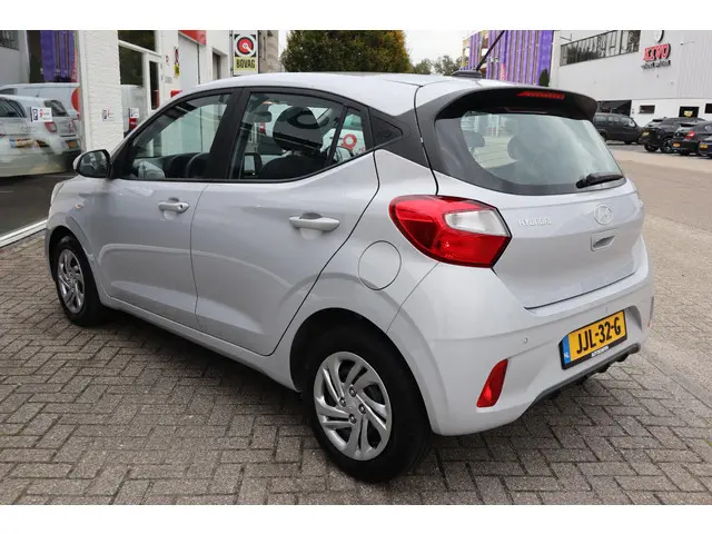 Hyundai i10 1.0 PREMIUM 2025 Benzine 22
