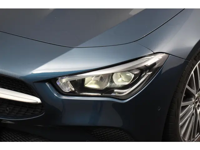 Mercedes-Benz CLA 200 Progressive 7-DCT 2021 Benzine 23