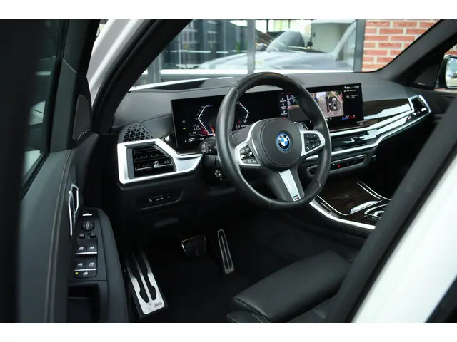 BMW X5 xDrive50e M-Sport 2023 Hybride Benzine 63