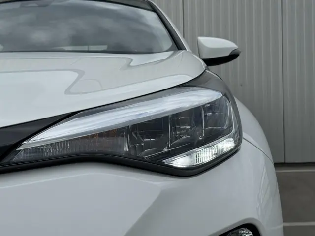 Toyota C-HR 1.8 Hybrid Dynamic 2023 Hybride Benzine 14