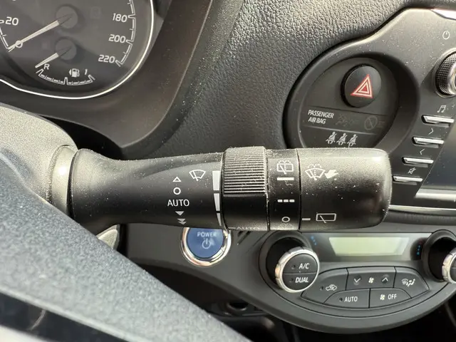 Toyota Yaris 1.5 Hybrid Dynamic 2018 Hybride Benzine 14