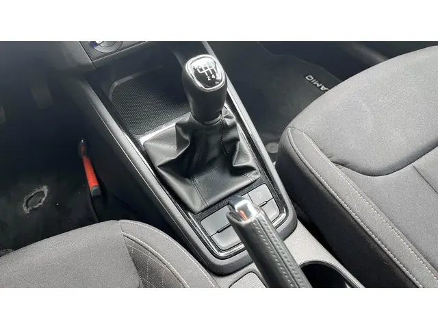 Škoda Kamiq 1.0 TSI Ambition 2023 Benzine 17