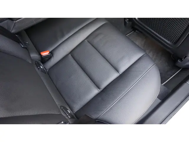 Volvo V60 2.0 T5 250pk R-Design 2019 Benzine 49