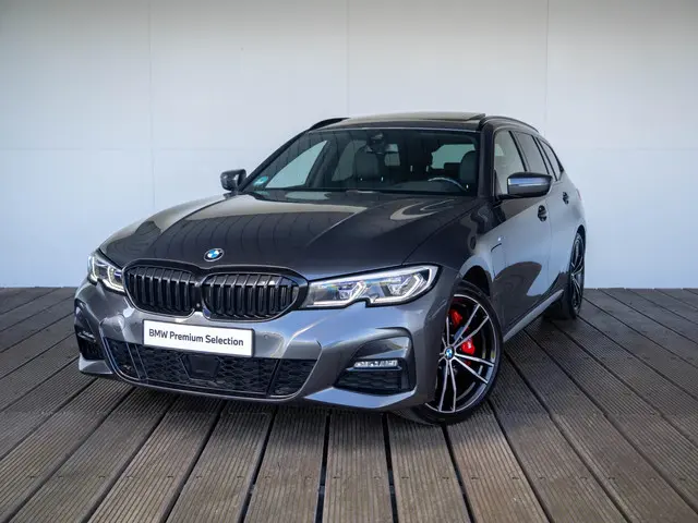 BMW 3 Serie Touring 330e 2021 Hybride Benzine 43