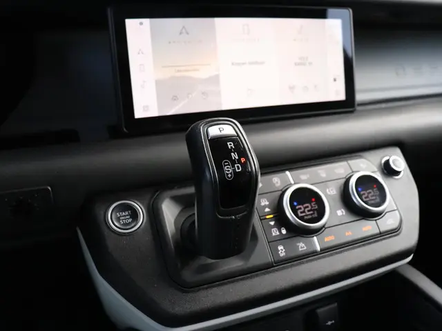 Land Rover Defender 2.0 D240 110 HSE 2020 Diesel 27