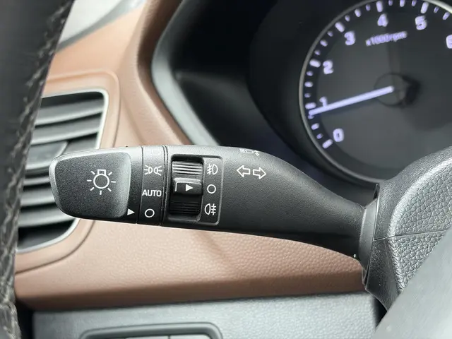 Hyundai i20 1.2 HP i-Motion Comfort 2015 Benzine 19