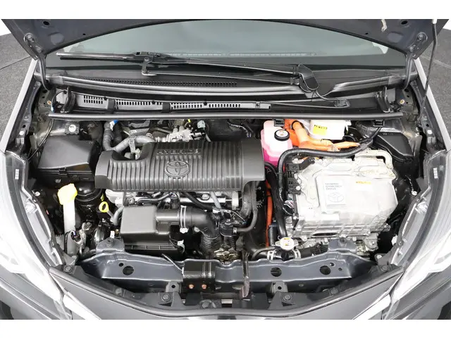 Toyota Yaris 1.5 Hybrid Design 2018 Hybride Benzine 34