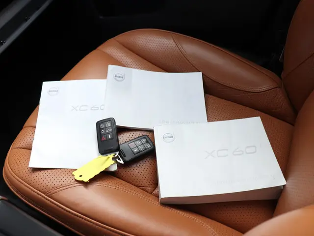 Volvo XC60 2.0 T5 R-Design 2017 Benzine 25