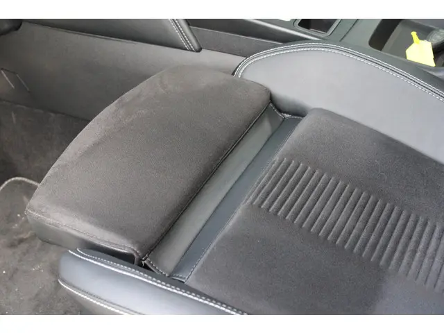 Ford Kuga 2.5 PHEV Active X 2024 Hybride Benzine 11