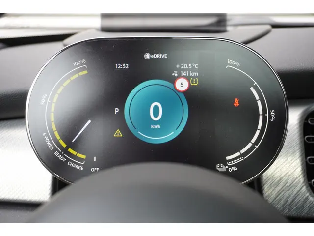 MINI Electric Cooper SE 2023 Elektrisch 24
