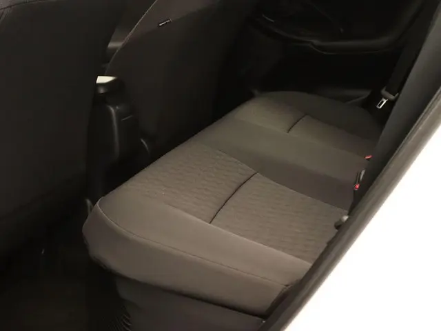 Toyota Yaris 1.5 Hybrid Active Plus 2021 Hybride Benzine 37
