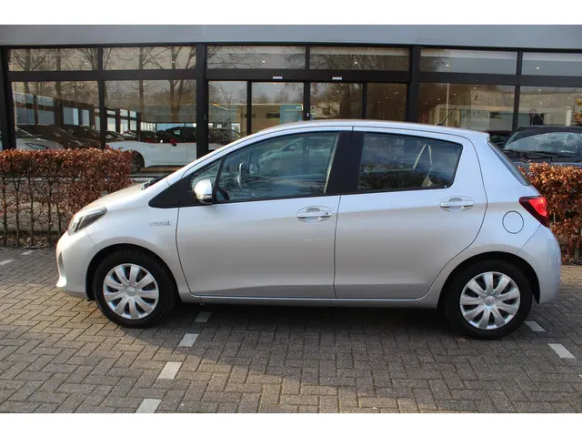 Toyota Yaris 1.5 Hybrid Aspiration 2015 Hybride Benzine 5