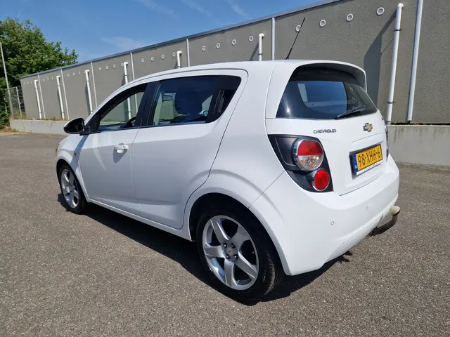 Chevrolet Aveo 1.4 LTZ 2012 Benzine 3