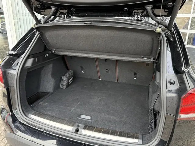 BMW X1 xDrive25e High Executive 2021 Hybride Benzine 9