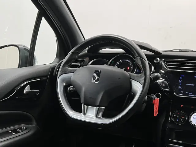 DS DS 3 1.2 PureTech Performance Line 2018 Benzine 23