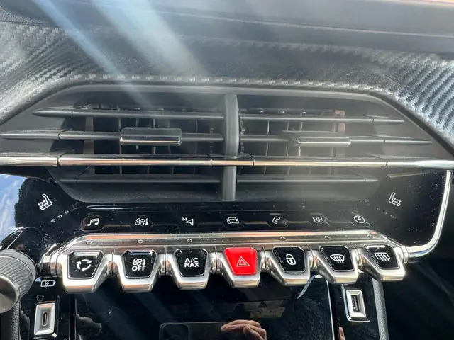 Peugeot e-2008 EV GT 50 kWh 2020 Elektrisch 17