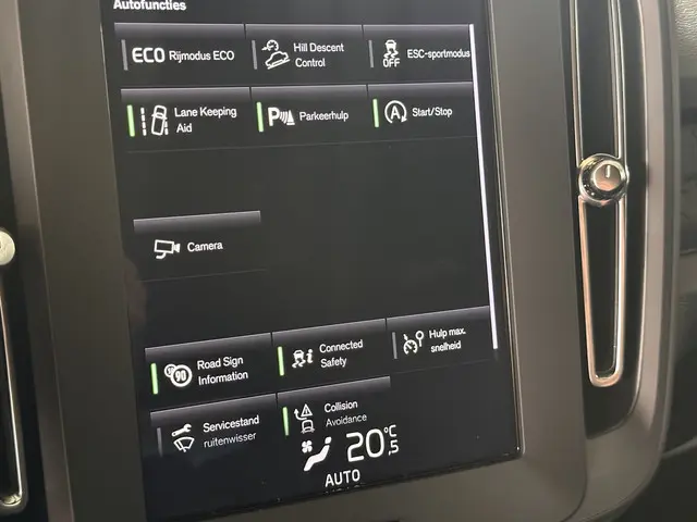 Volvo XC40 1.5 T3 2019 Benzine 10