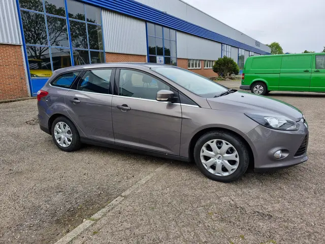 Ford Focus Wagon 1.0 EcoBoost Titanium 2014 Benzine 3