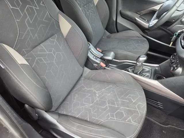 Peugeot 2008 1.2 PureTech Style/PANO/NAVI 2015 Benzine 18