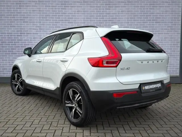 Volvo XC40 2.0 B4 Plus Dark 2025 Benzine 2