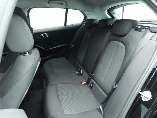 BMW 1 Serie 5-deurs 116i 2020 Benzine 8