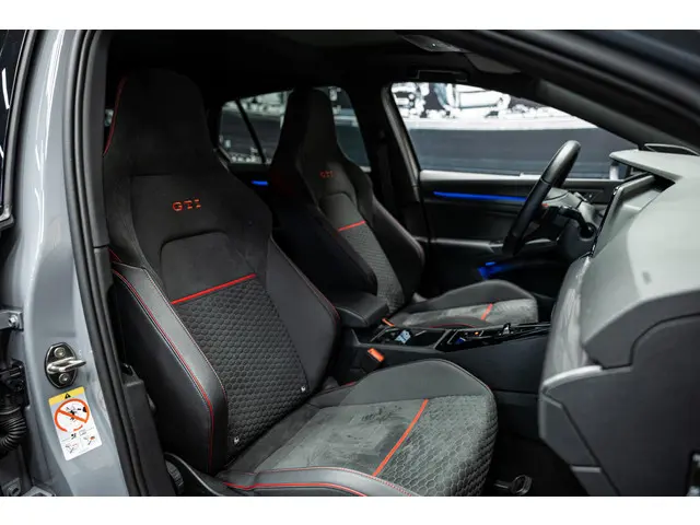 Volkswagen Golf 2.0 TSI GTI Clubsport 2024 Benzine 25