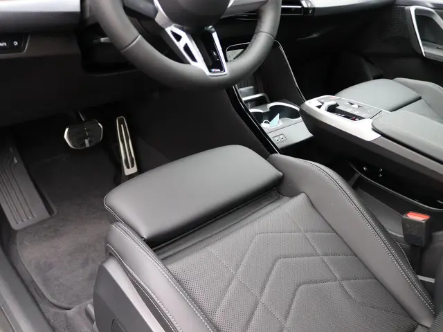 BMW X1 xDrive25e 2025 Hybride Benzine 13