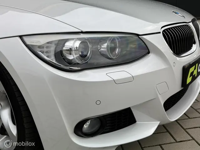 BMW 3 Serie Cabrio 335i High Executive 2013 Benzine 6