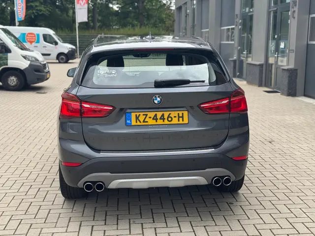 BMW X1 SDrive20i Centennial High Executive 2017 Benzine 17