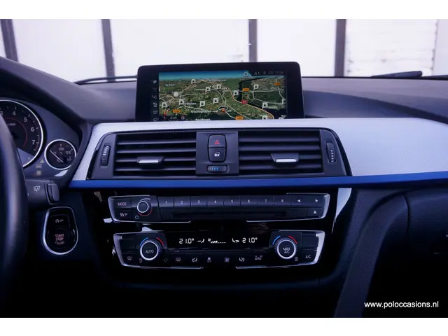 BMW 3 Serie 320i 2017 Benzine 12