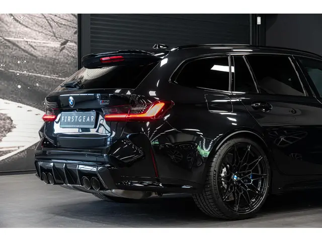 BMW M3 Touring xDrive Competition 2024 Benzine 31